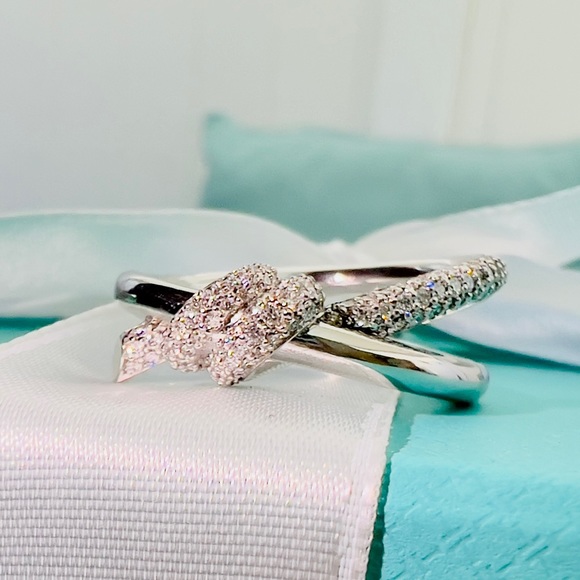 ❌❌SOLD ❌❌Authentic Tiffany double knot 18k white gold ♥️ - Picture 5 of 12